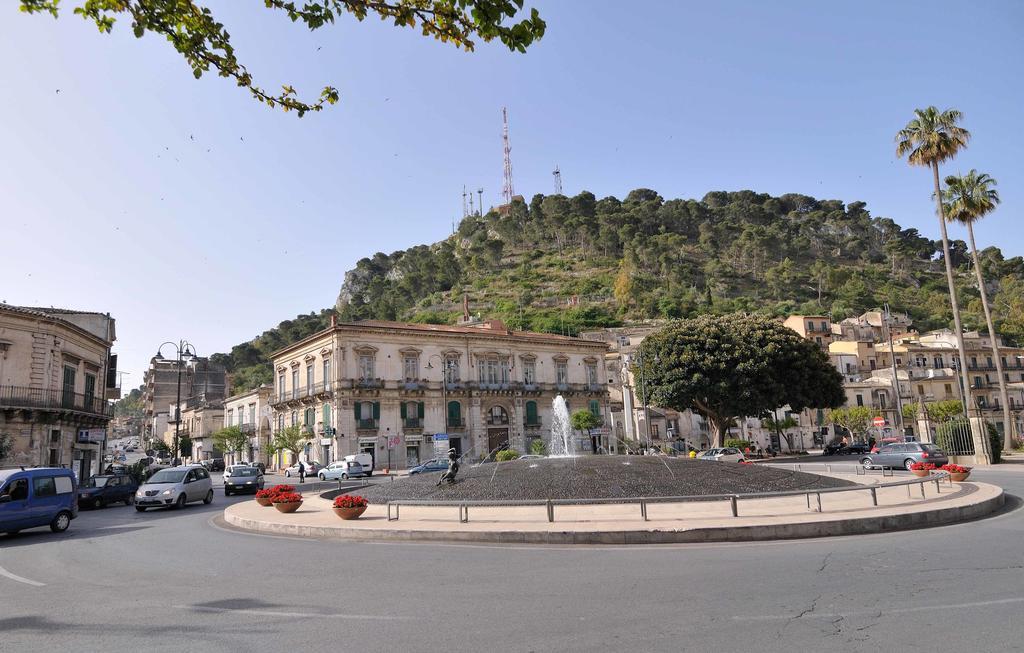 Vacanze Romantiche A Modica Ruang foto