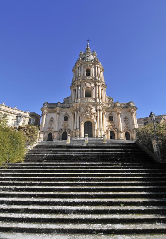 Vacanze Romantiche A Modica Bagian luar foto