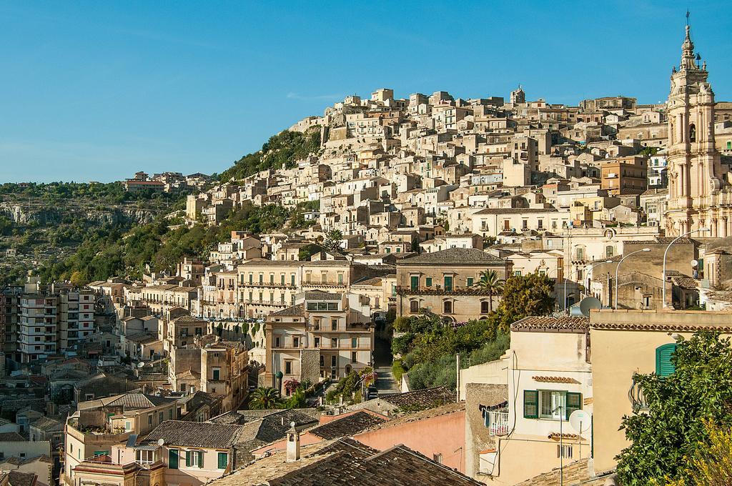 Vacanze Romantiche A Modica Bagian luar foto