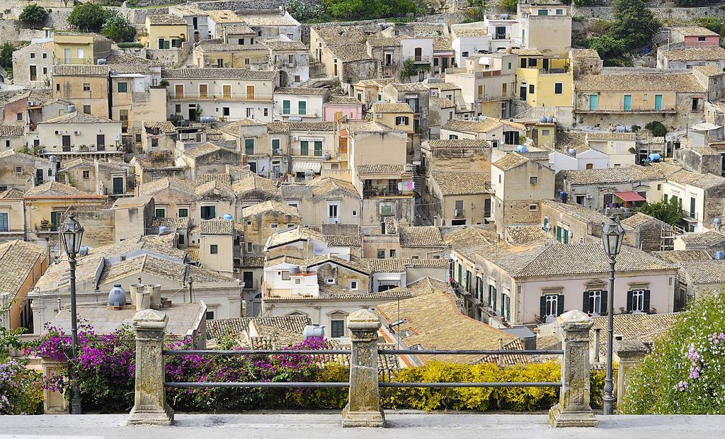 Vacanze Romantiche A Modica Bagian luar foto